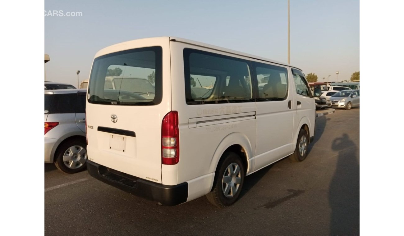 Toyota Hiace TOYOTA HIACE VAN RIGHT HAND DRIVE (PM 889)