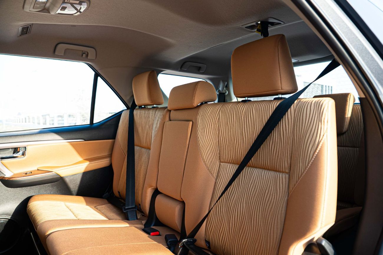 تويوتا فورتونر 2024 Toyota Fortuner HI 2.7 - Grey Mettalic Inside Quartz | Export Only