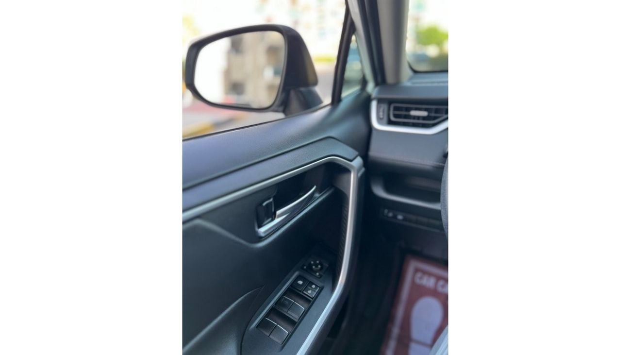 Toyota RAV4 XLE Premium VIP