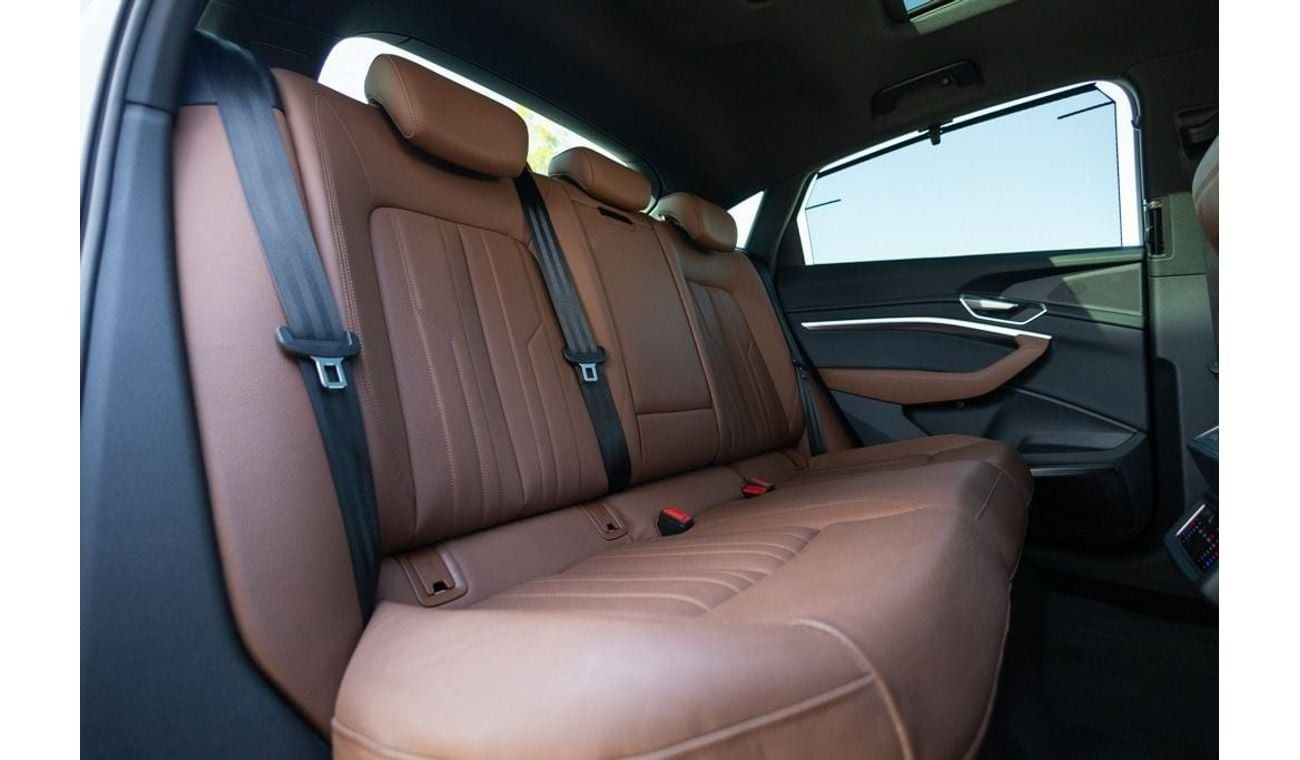Audi etron 95 kWh Quattro Audi E-Tron 55Quattro S-line Sportback 2020 GCC under Agency Warranty with Flexible D