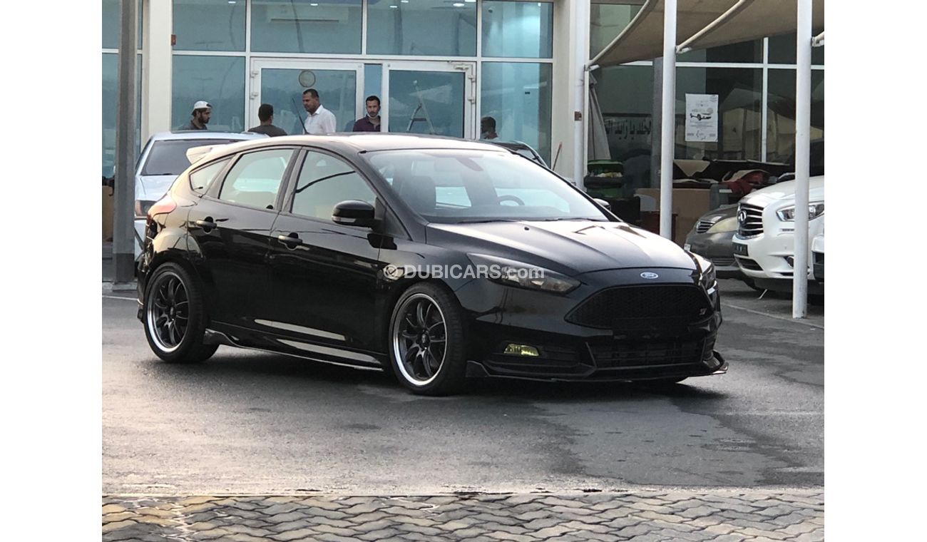 Ford Focus FORD FOCUS ST MODEL 2017 GCC CAR PERFECT CONDITION FULL OPTION SUN ROOF LEATHER SEATS BACK CAMERA BA