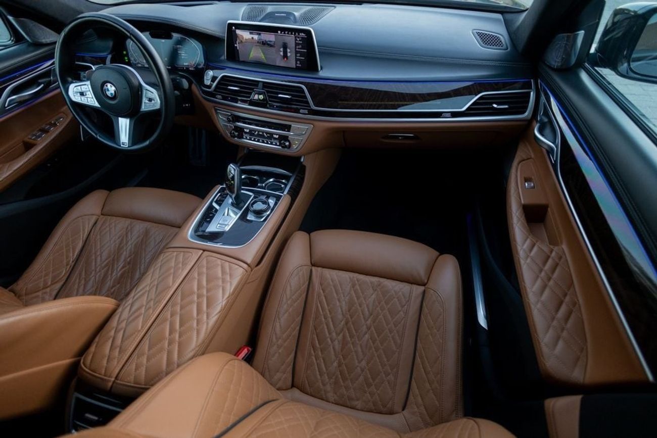 BMW 750Li xDrive 4.4L (523 HP)
