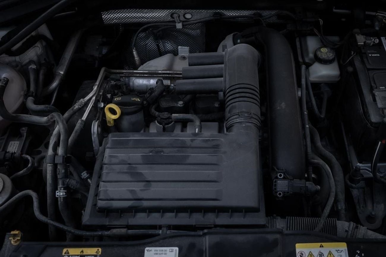 فولكس واجن T ROC Life 1.4L Volkswagen T-Roc 2022 GCC under Warranty with Flexible Down-Payment.