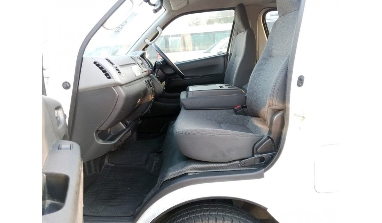 Toyota Hiace TOYOTA HIACE VAN RIGHT HAND DRIVE (PM892)