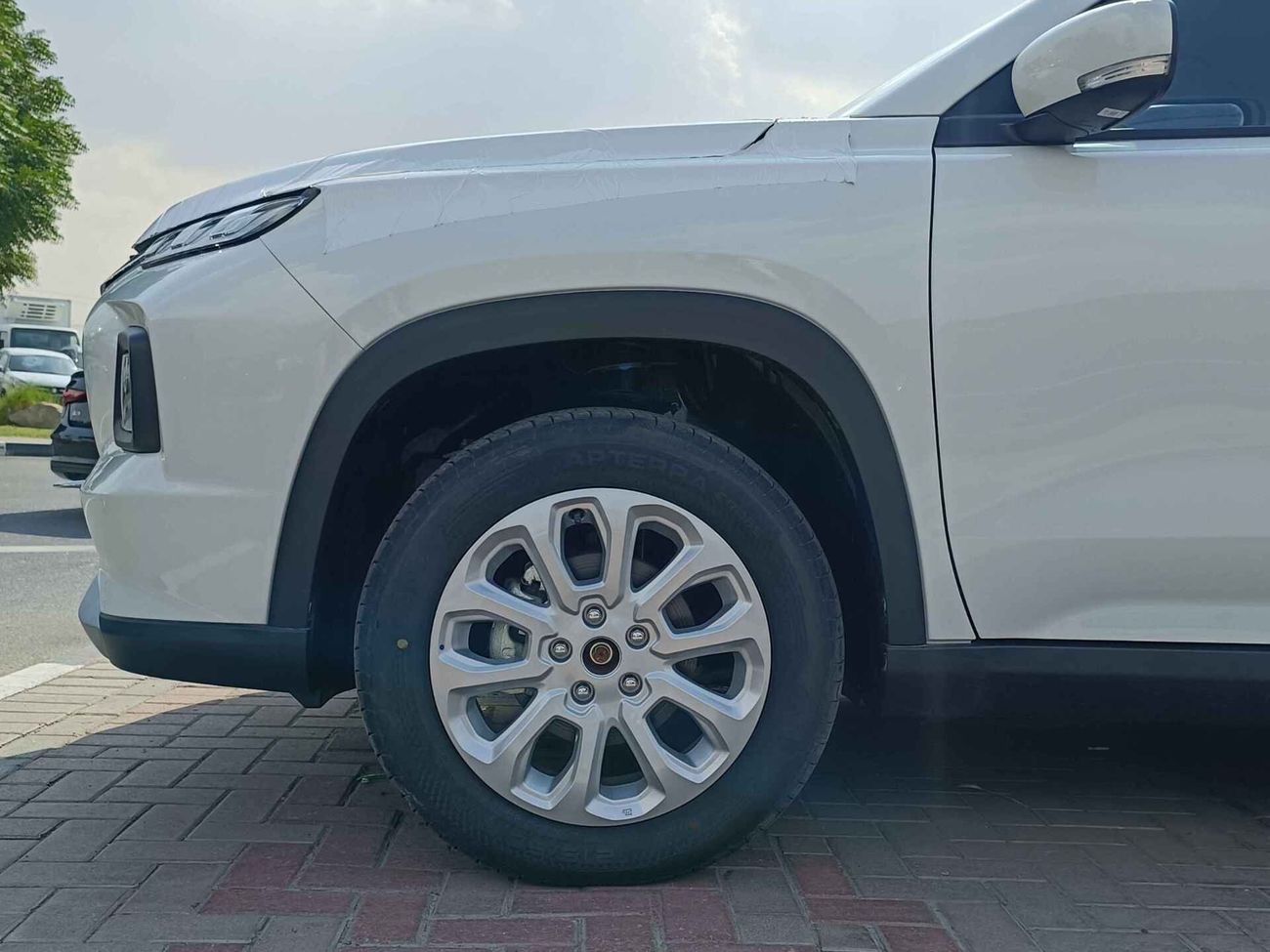 Suzuki Grand Vitara GLX / HYBRID / DOUBLE TONE / 1.5L V4 /  "9" DISPLAY / 360* CAMERA / HEADUP DISPLAY (CODE # GVHB4X2F)