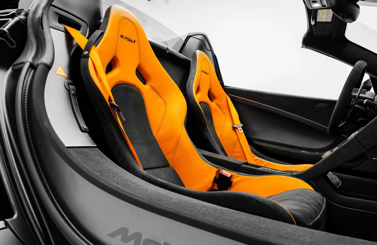McLaren 675LT 3.8L V8 Twin-Turbocharged Engine