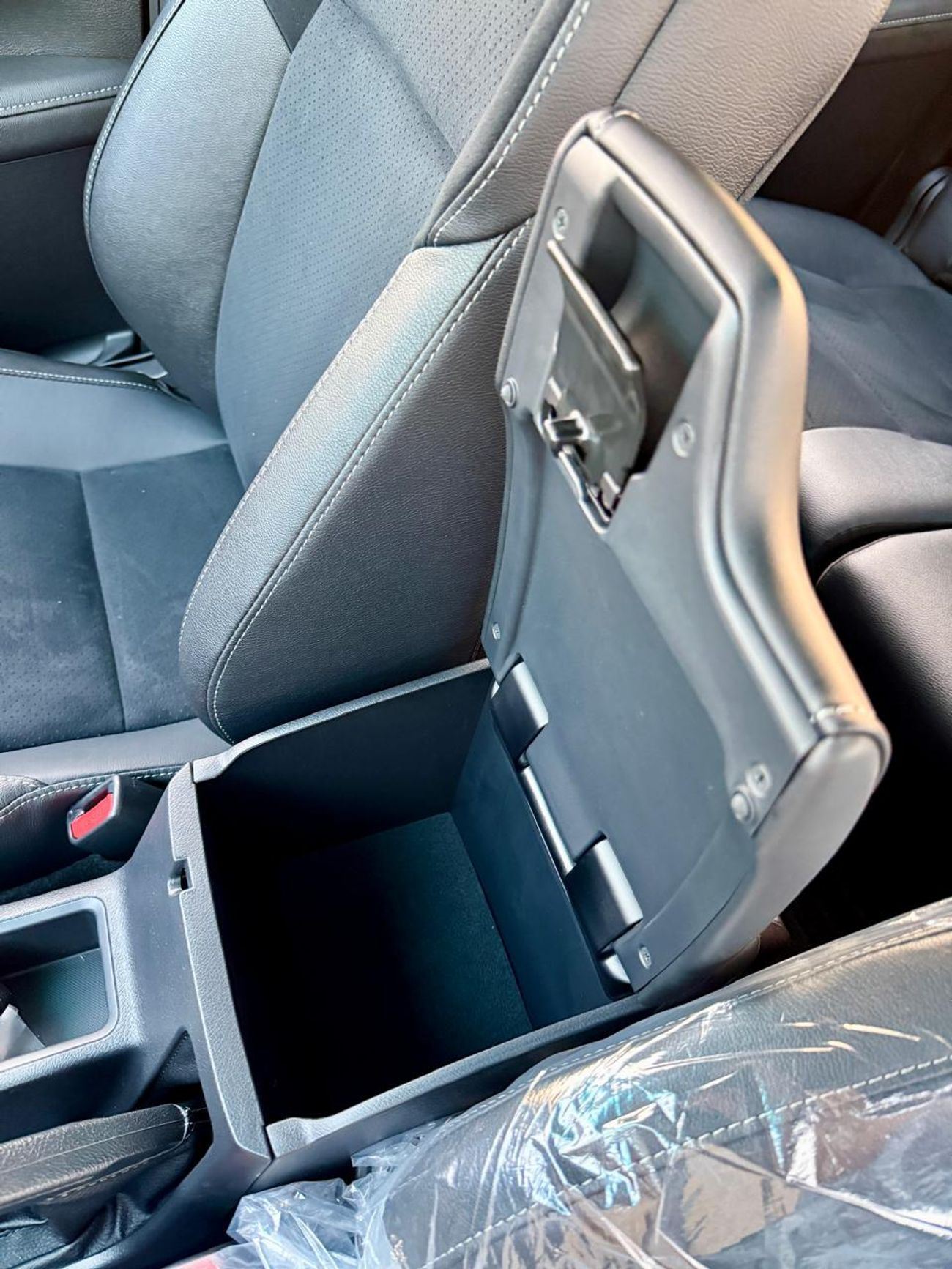 تويوتا هيلوكس Toyota Hilux GR Sport 4.0L