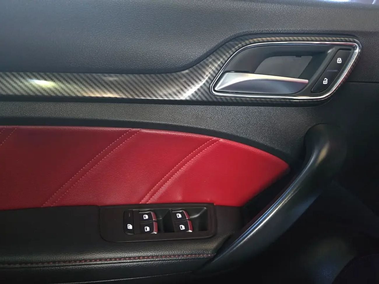 أم جي 6 TROPHY 2.0T WITH SUNROOF