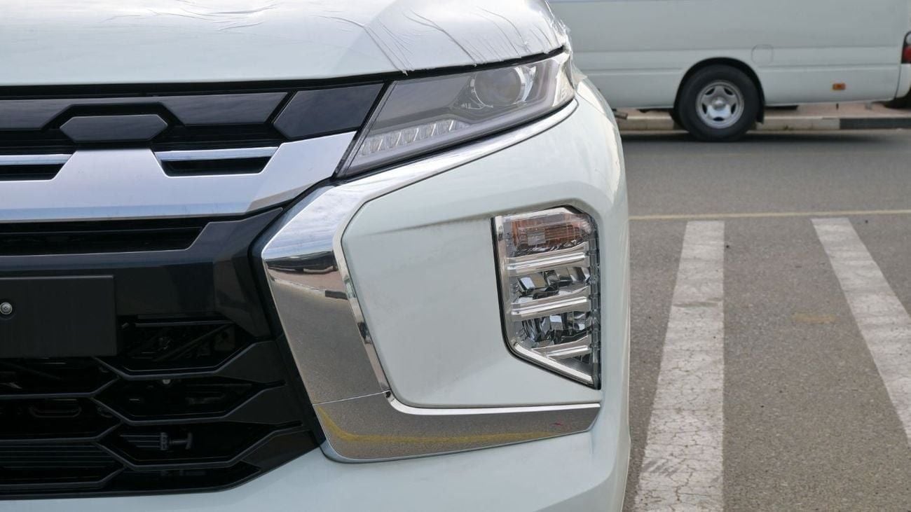 Mitsubishi Montero Sport Brand New Montero Sport HighLine 2025 Export 3.0L 4WD Petrol A/T|White/Black|MONTEROSPORT-GLS-HL-25|