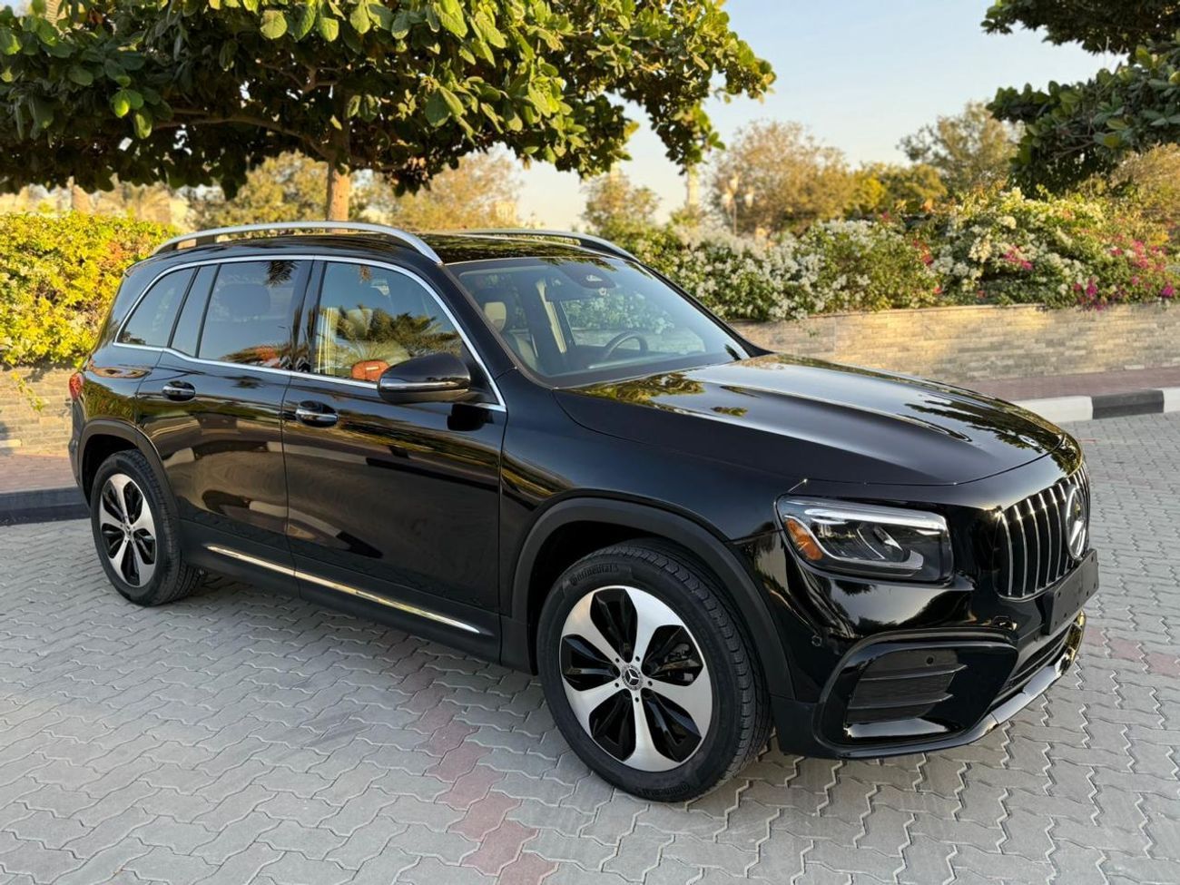 مرسيدس بنز GLB 250 Std 2.0L