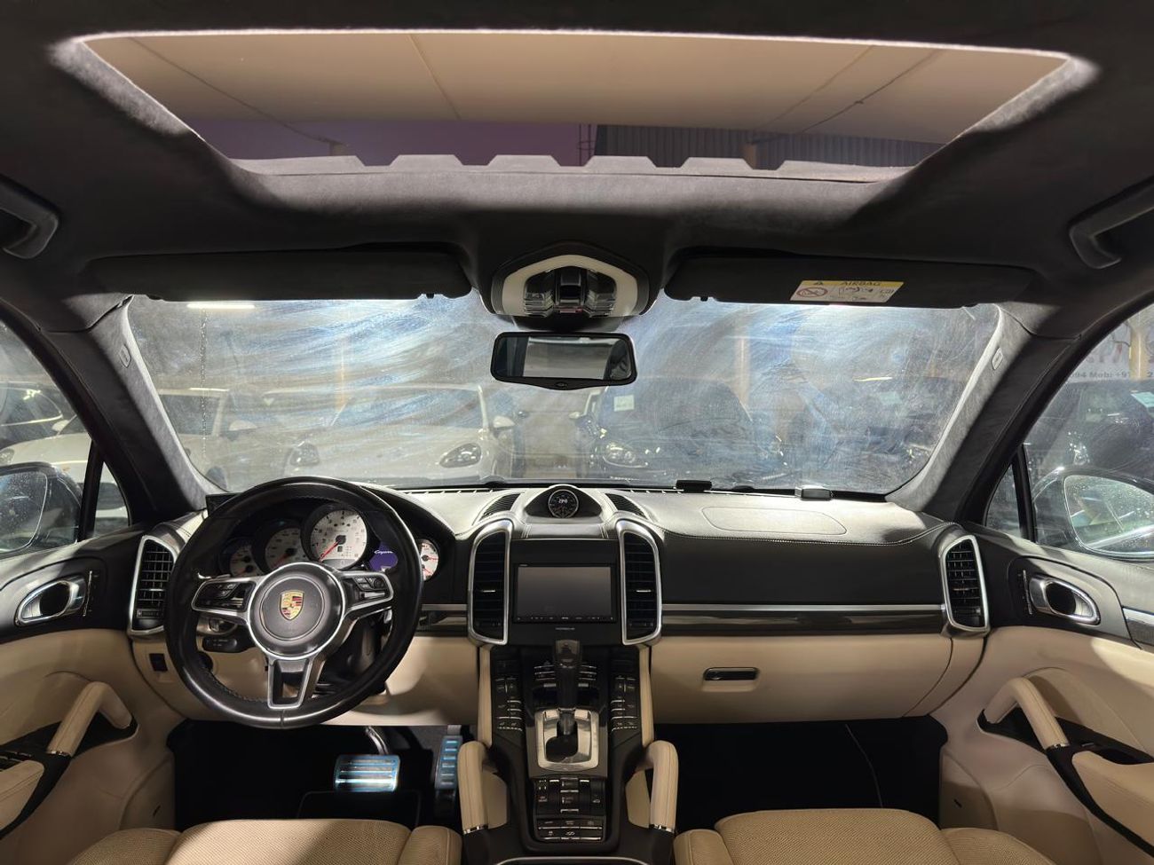 Porsche Cayenne Turbo S 4.8L (570 HP) 2016 | CARBON CERAMIC BRAKES (PCCB) | CARBON INTERIOR PACKAGE | SUNROOF