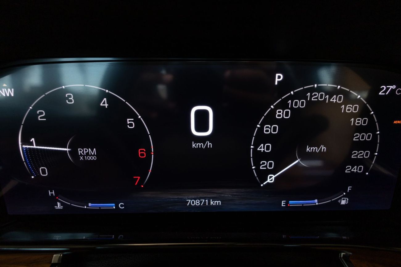 جيب جراند واجونير Series III 3.0T