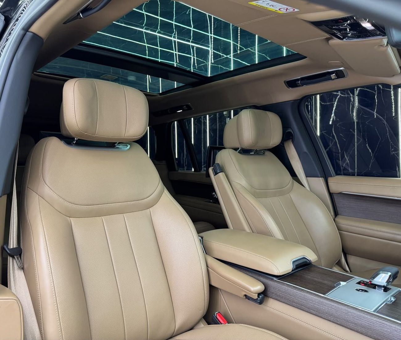 Land Rover Range Rover AUTOBIOGRAPHY LWB P530 TWIN TURBO |LWB | FLAGSHIP LUXURY |GCC | AL TAYER  WARRANTY  & SERVICE2029