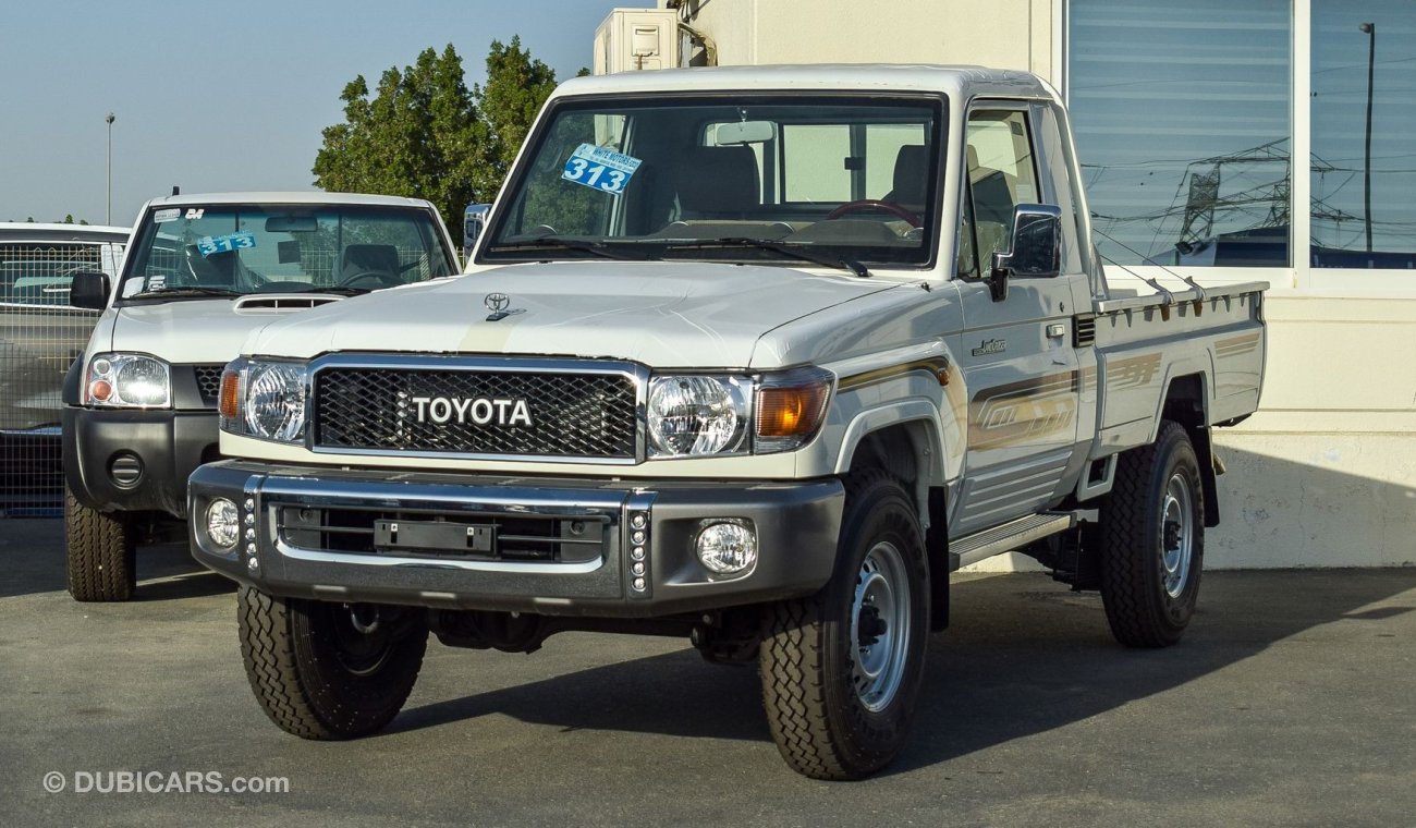 Toyota Land Cruiser Pick Up LX V6