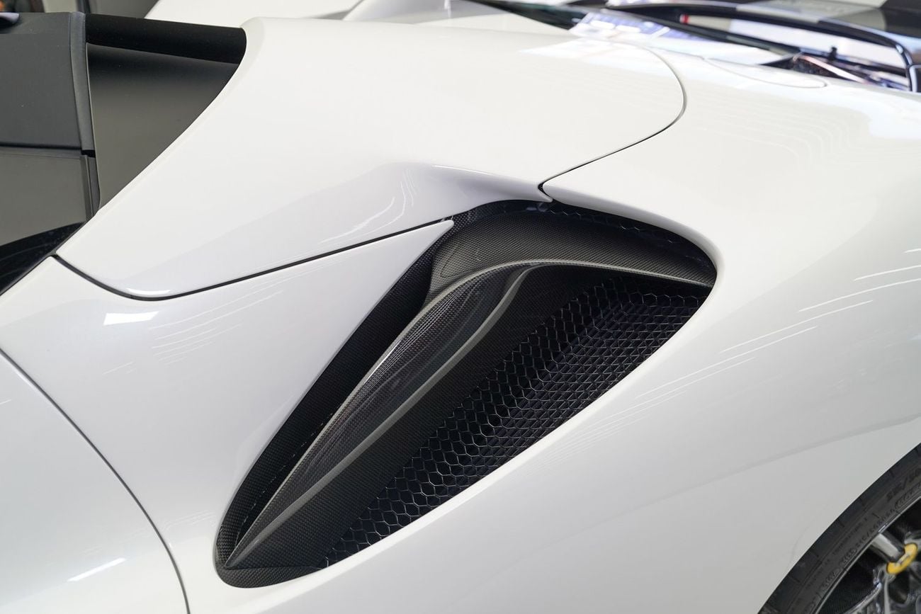 فيراري SF90 ستراديل SPIDER