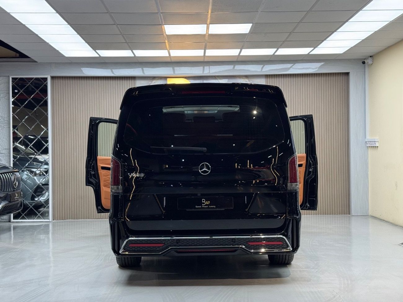 مرسيدس بنز V 300