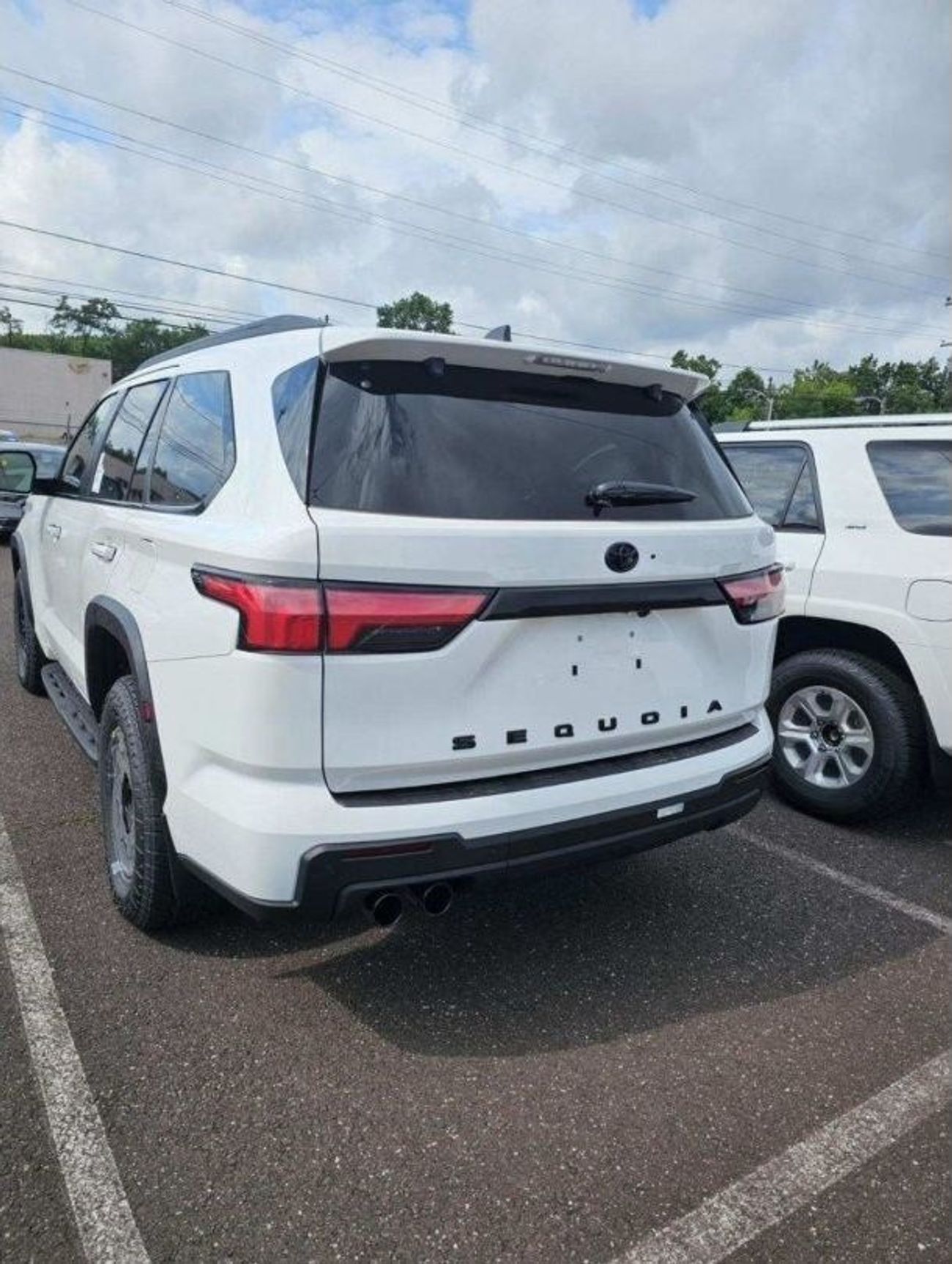 Toyota Sequoia 3.5L HYBRID V6 2024