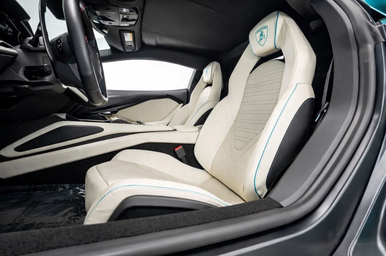 Lamborghini Revuelto