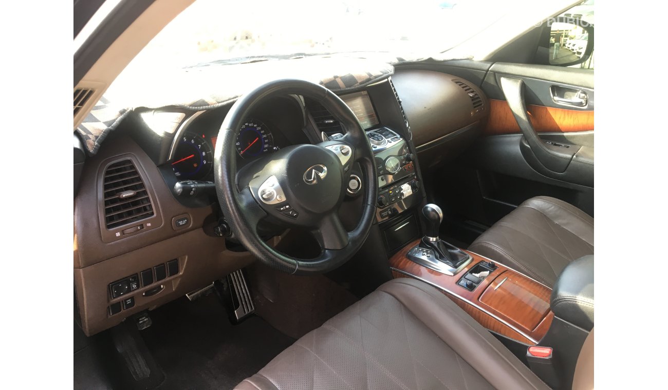 Infiniti FX35