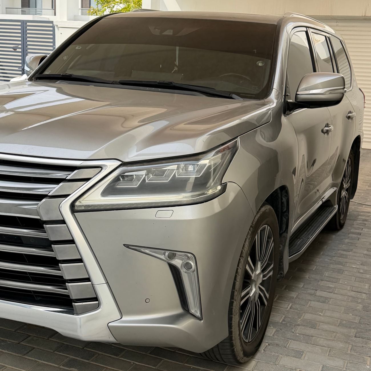 Lexus LX570 PLATINUM