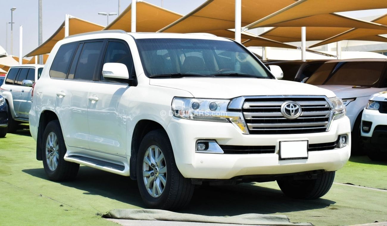 Toyota Land Cruiser V8 5.7 EXR