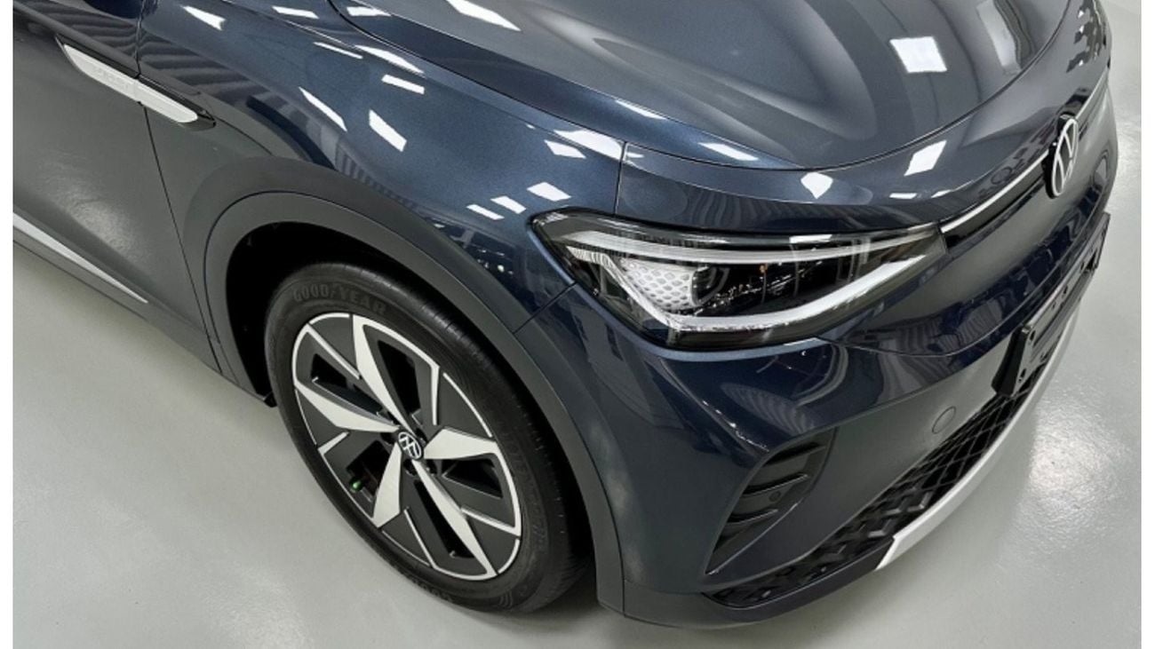 Volkswagen ID.4 Original paint .. Pure Plus .. Panoramic Roof ..