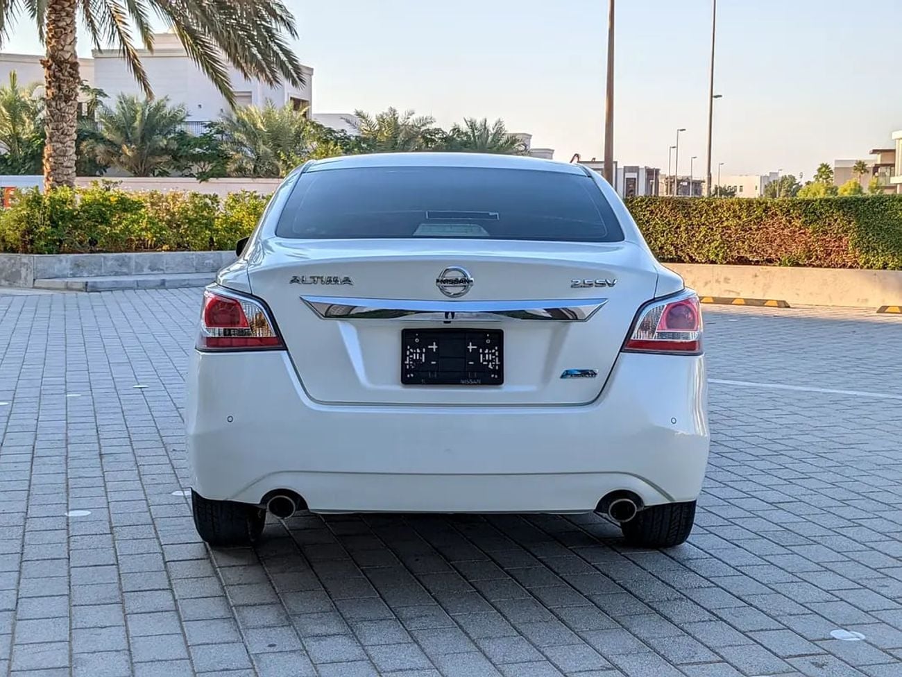 نيسان ألتيما GCC SV mid option Accident free excellent condition