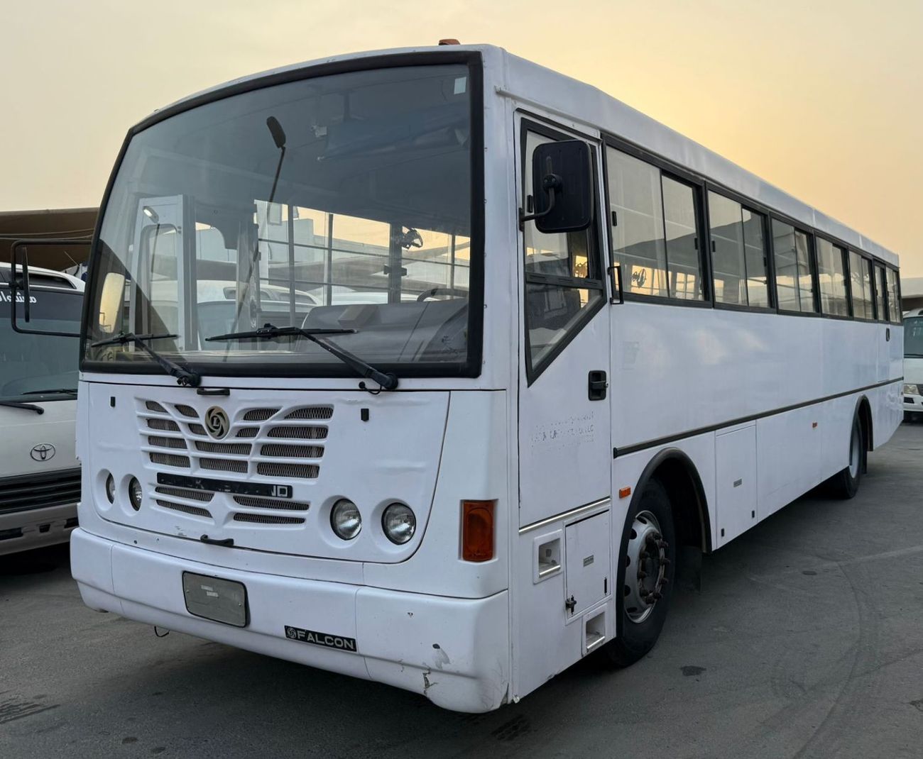 اشوك ليلاند فالكون