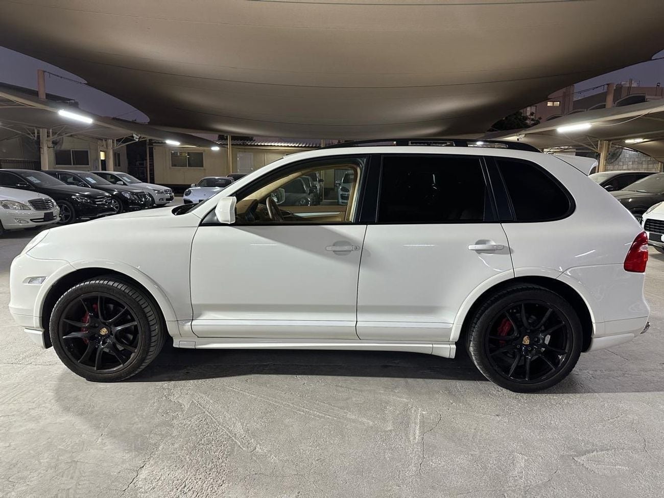 Porsche Cayenne PORSCHE CAYENNE GTS 2008 | SUNROOF | TWO KEYS | VERY LOW MILEAGE!