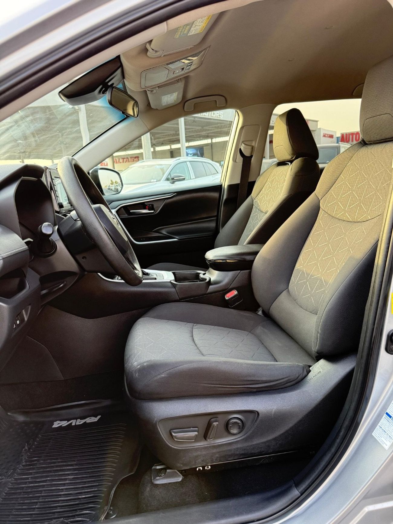 تويوتا راف ٤ XLE 4WD Full Option 2021