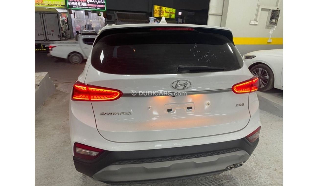 هيونداي سانتا في متوسط المواصفات