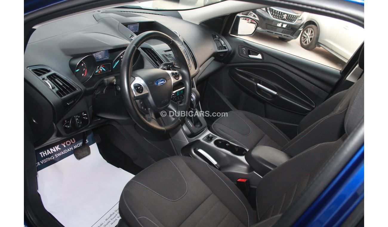 Ford Escape 2.5L SE 2016 GCC SPECS WITH DEALER WARRANTY