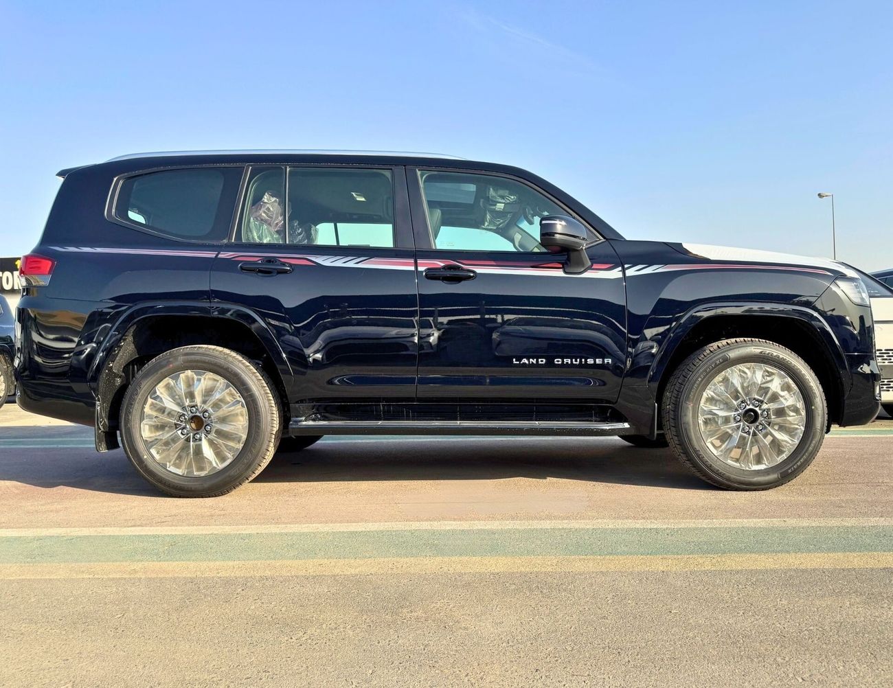 Toyota Land Cruiser GXR | 4.0L PETROL | PWR SEATS & VENTILATION | SPEEDOMETR | SUNROOF | HIGH OPTION | CODE# GXR42H