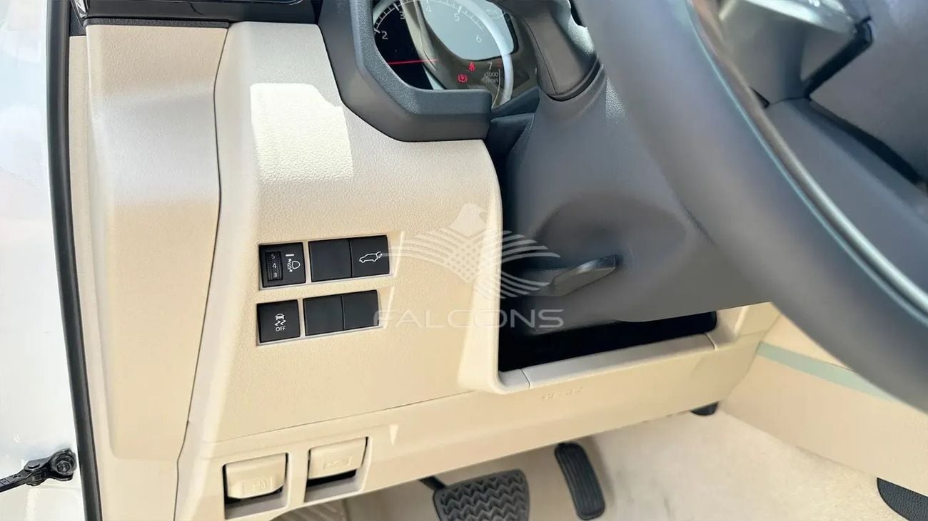 تويوتا لاند كروزر Toyota LC300 4.0L GXR