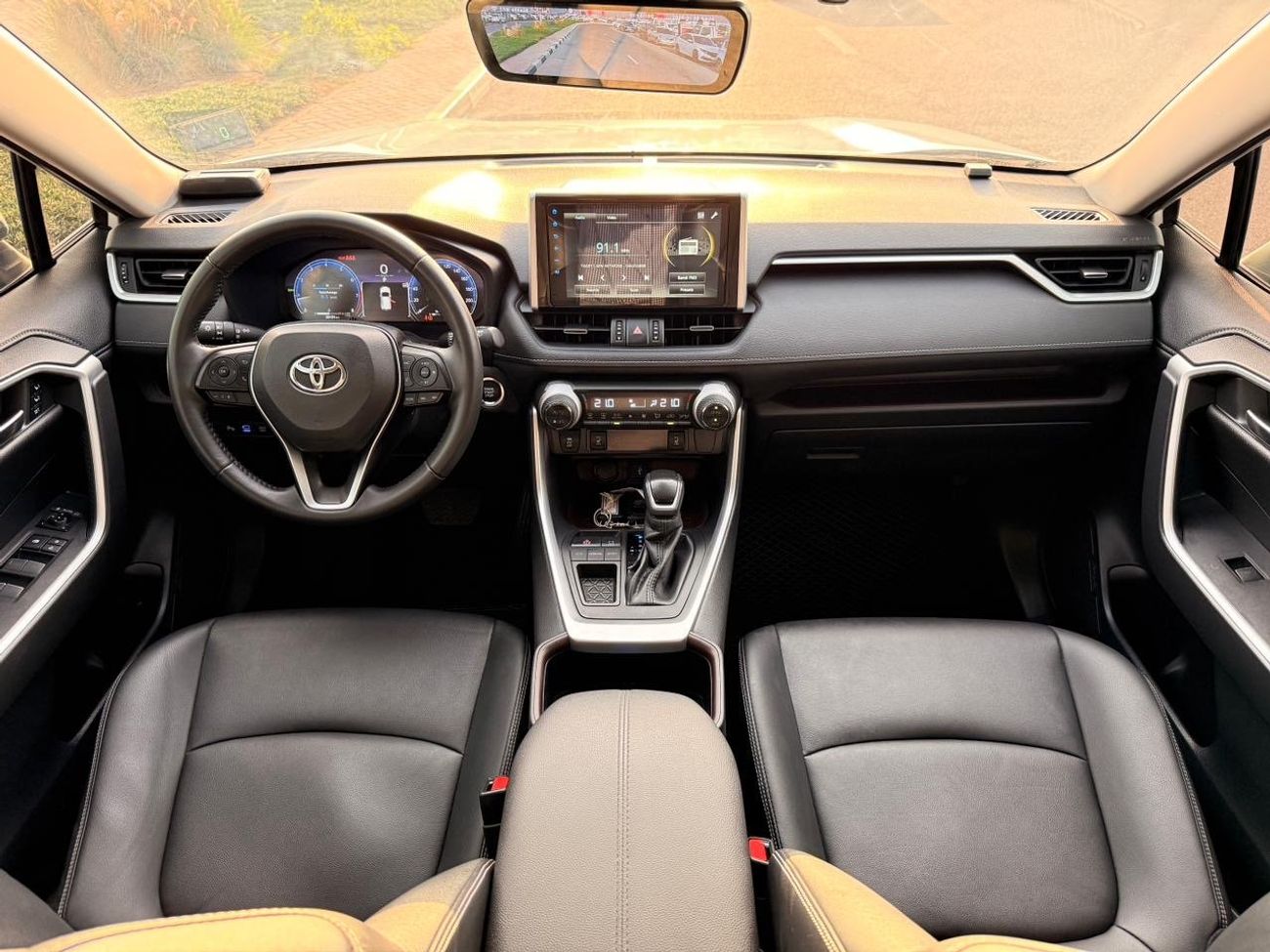 Toyota RAV4 Full option 360 camera, leather, push start Japan