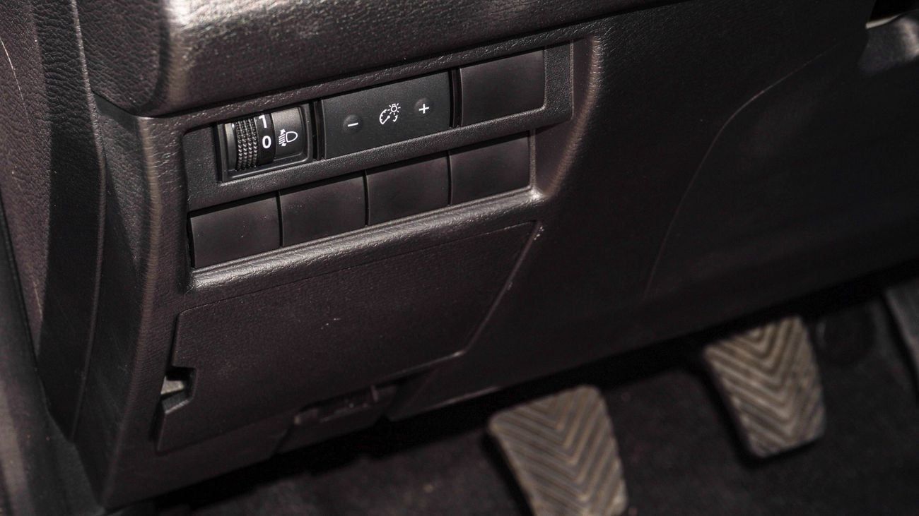 Mitsubishi L200 Brand New Mitsubishi L200 Sportero 2024 for Export 2.4L M/T Diesel PickUp|Grey/Black|L200-SPORTERO24