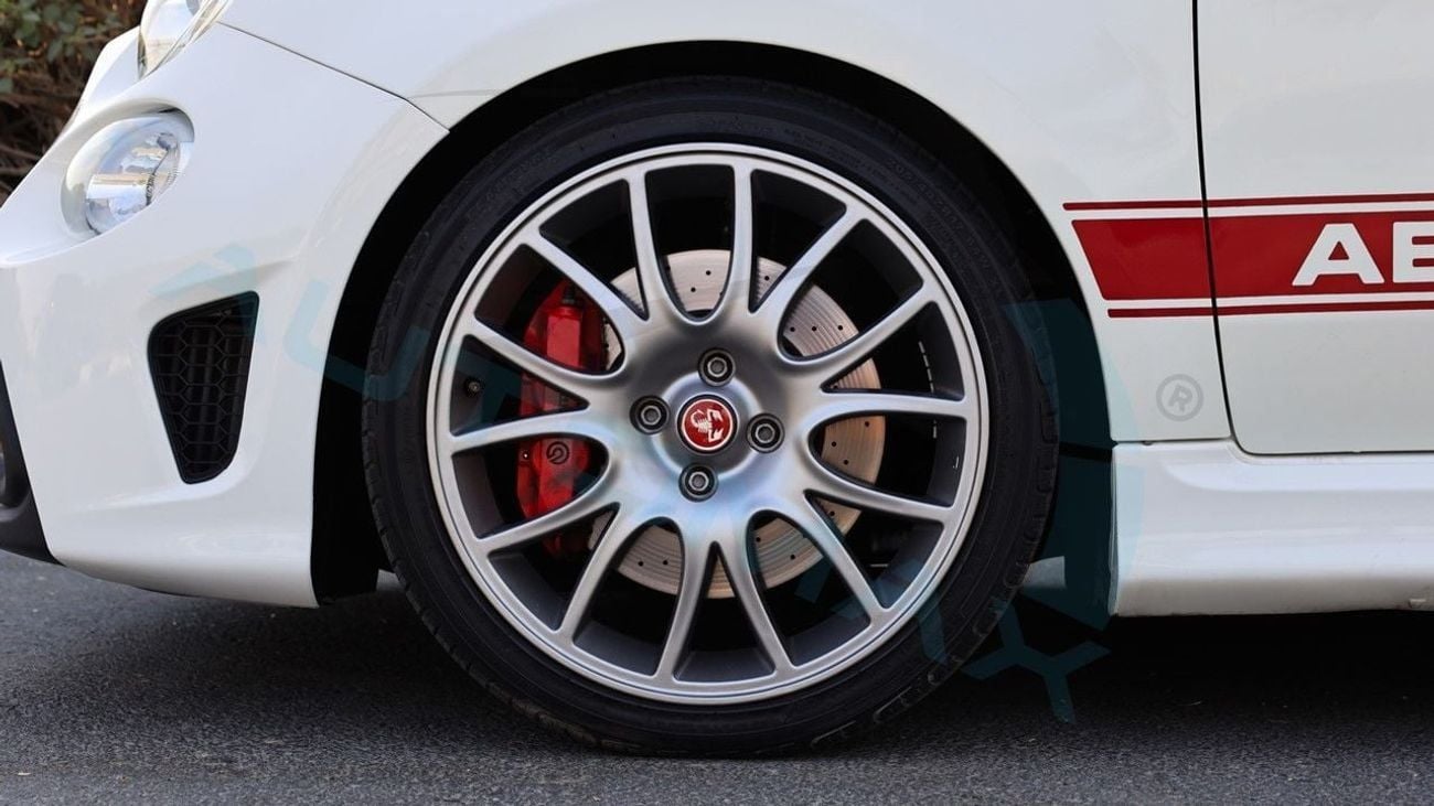 أبارث 695 Turismo 1.4T GCC 41500Km With 2 Years Or 120,000 Km Warranty @Official Dealer