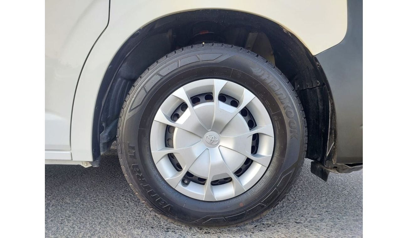 Toyota Hiace TOYOTA HIACE COMMUTER VAN RHD 2019 MODEL 2.8 L DIESEL AUTOMATIC(PM01938)