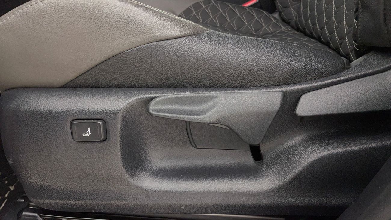 تويوتا CHR VX 1.8 | بدون دفعة مقدمة | اختبار القيادة في المنزل