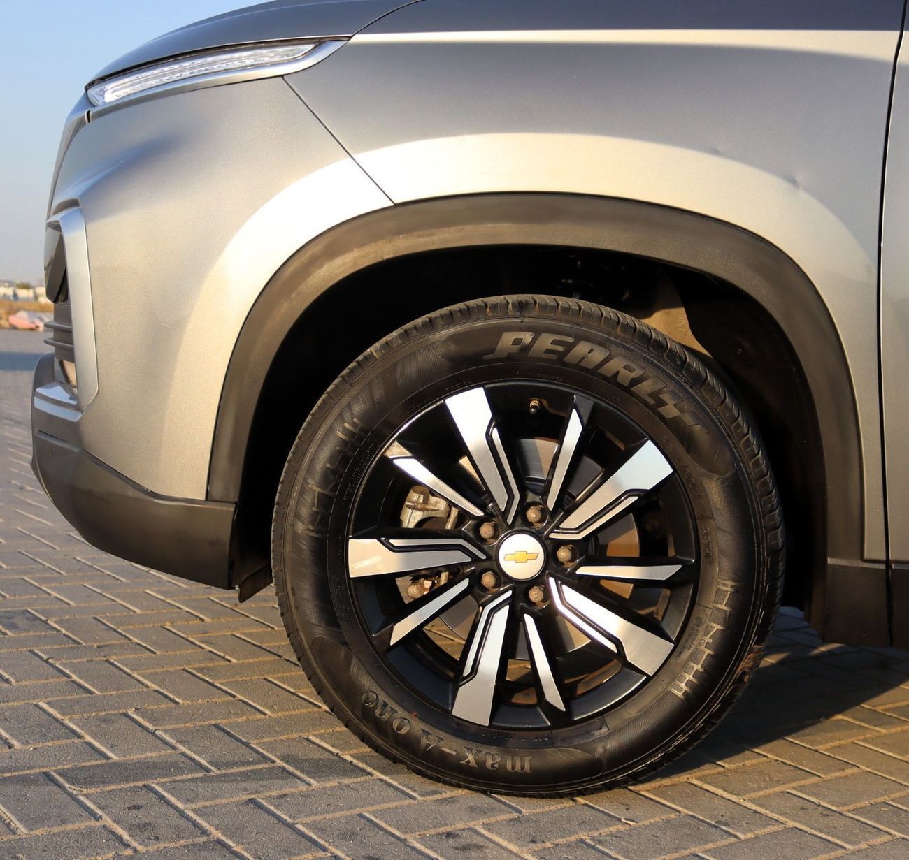 Chevrolet Captiva Premier 1.5L (149 HP) (7 Seater) CHEVROLET CAPTIVA PREMIER 2022 model, GCC, in excellent condition,