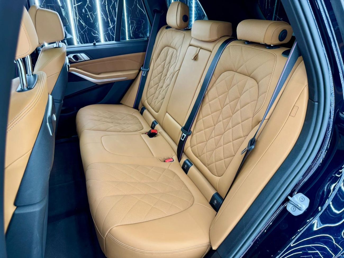 بي أم دبليو X5 40i M Sport 3.0L 2024 BMW X5, 2029 BMW Warranty + Service Pack, Fully Loaded, Very Low Kms, GCC