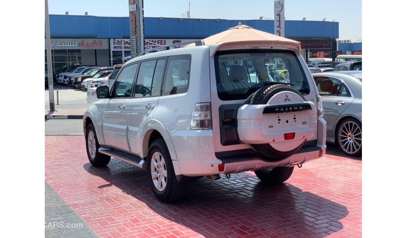 Mitsubishi Pajero FULLY LOADED 2013 LOW MILEAGE SINGLE OWNER GCC IN MINT CONDITION