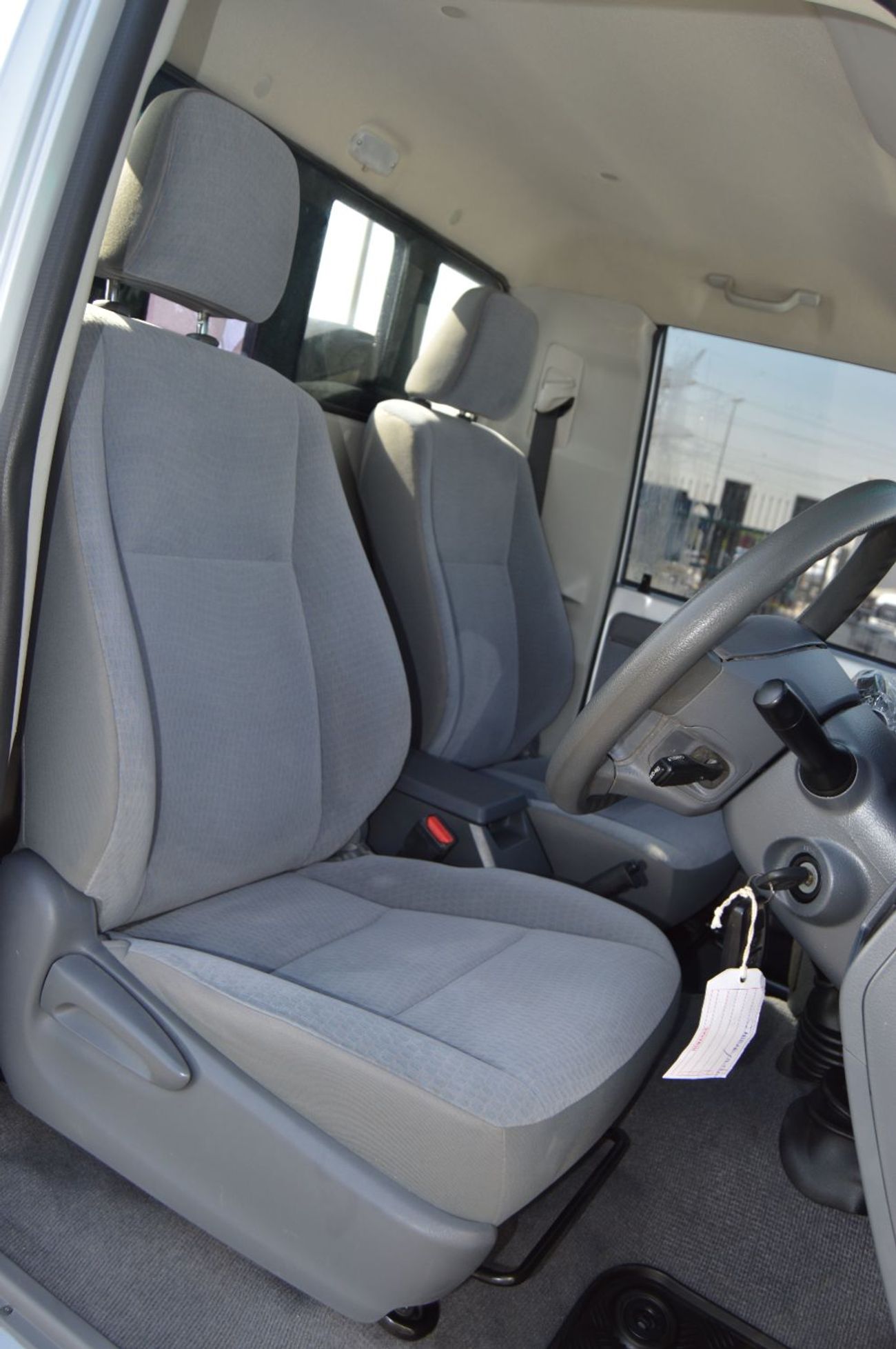 تويوتا لاند كروزر بيك آب ingle cabin 4.5L, perfect inside and outside