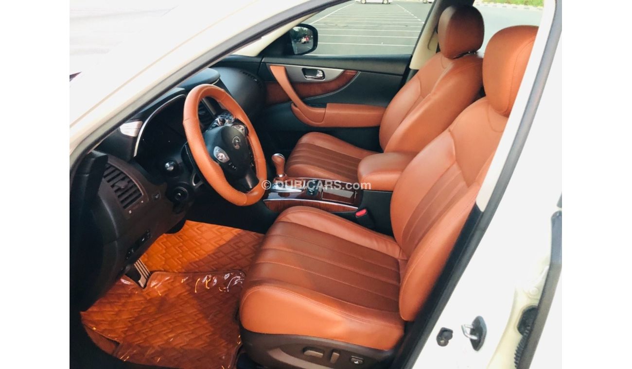 Used Infiniti FX35 MODEL 2012 GCC CAR PREFECT CONDITION INSIDE AND