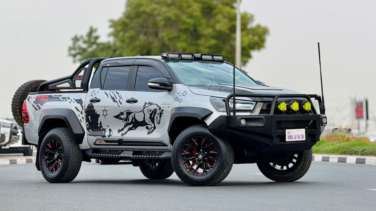 تويوتا هيلوكس 2022| 2.8L DIESEL ENGINE | AT | RHD | HEAVY BULL BAR WITH FOCUSED LED LIGHTS | DUAL BULL BAR ANTENNA