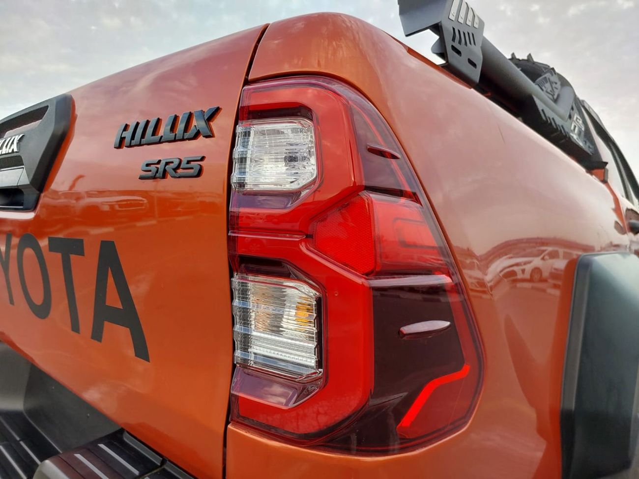 Toyota Hilux TOYOTA HILUX PICKUP RHD 2022 MODEL 2.8 L DIESEL AUTOMATIC(PM18048)