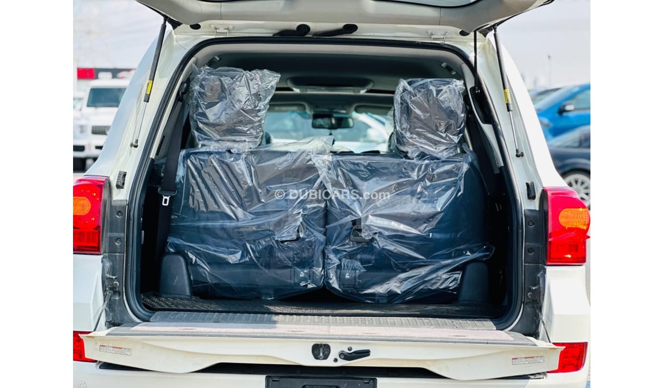 تويوتا لاند كروزر Sahara top of the range