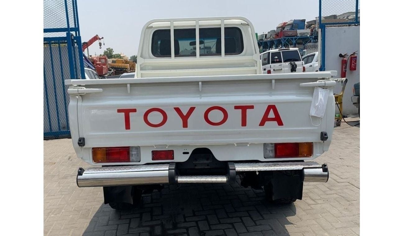Toyota Land Cruiser Pick Up