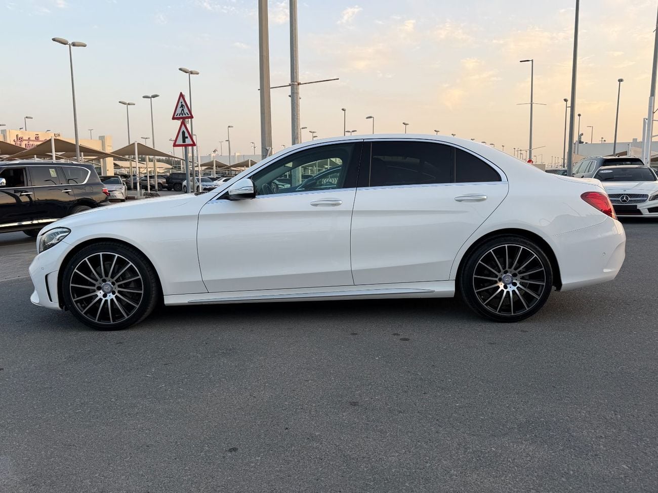 مرسيدس بنز C 300 Luxury 2.0L