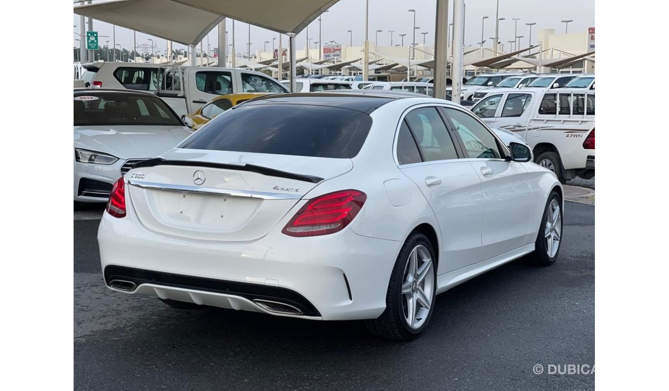 مرسيدس بنز C 300 لاكجري